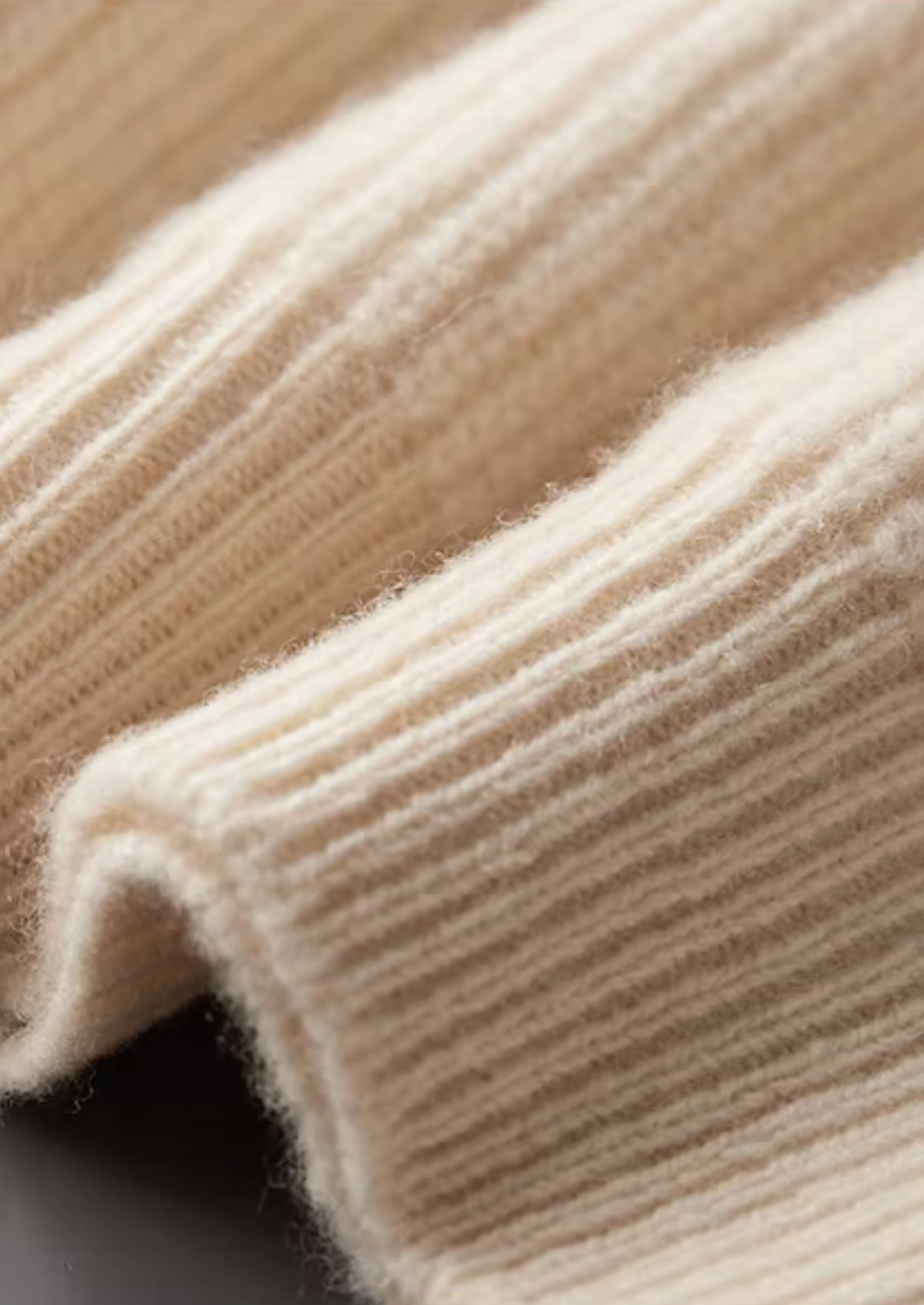 PURE EXTRA-JEMNÁ MERINO VLÁKNA POLOKABÁT S PŘEDNÍ ZIPOVOU KAPUCÍ